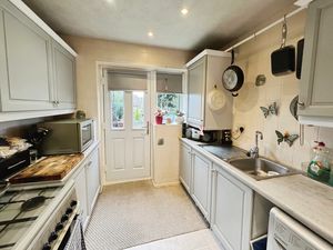 Kitchen- click for photo gallery